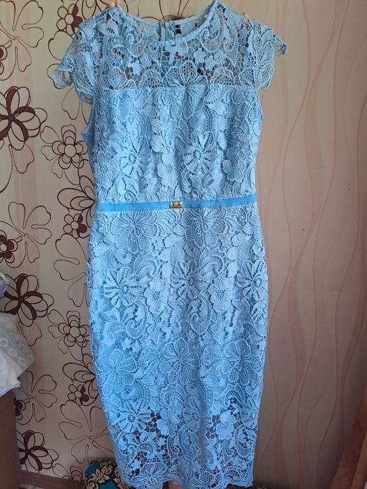 Продам женские платья