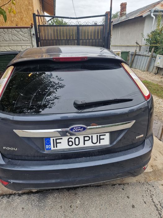 Vând sau schimb Ford focus