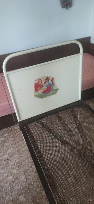 Антикварно детско легло