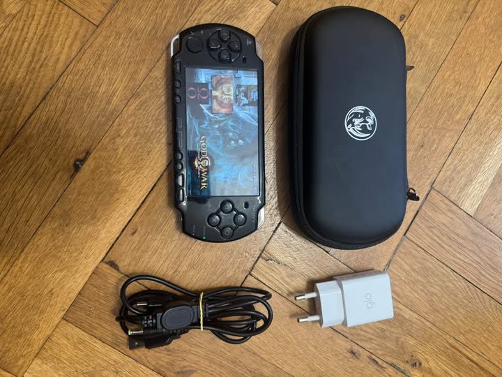 psp2000 с много игри