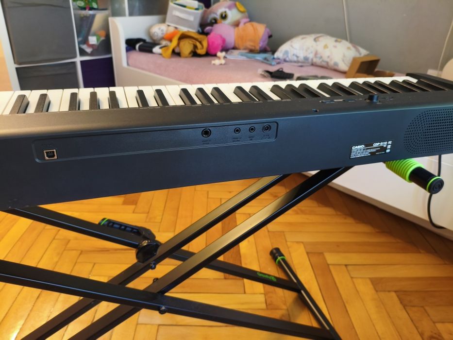 Продавам дигитално пияно Casio CDP-S110