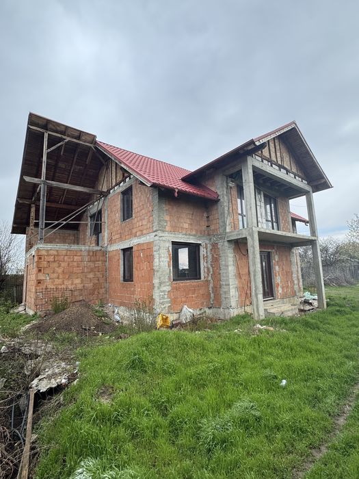 Vand casa si teren 700mp,D va Rosie