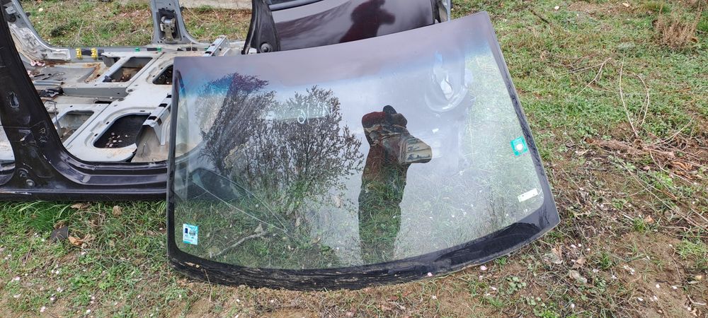 Предно (челно) стъкло за Nissan Almera(N16)/ Нисан Алмера