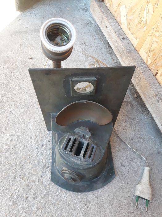 Veioza din bronz  foarte frumoasă