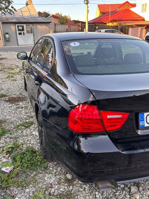 Vând BMW E90 318d 143 cp negociabil