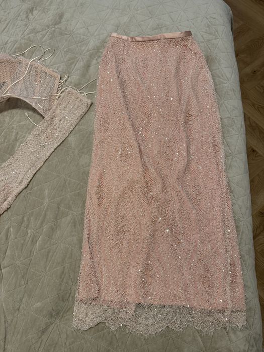Corset, maneci si fusta datela pietricele