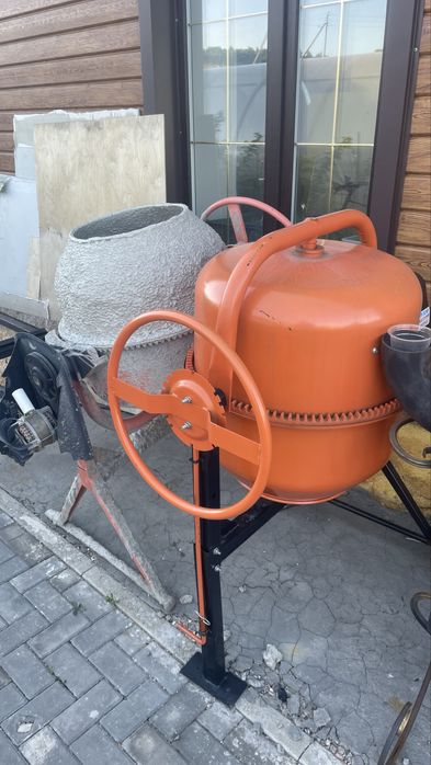 Продам бетономешалку