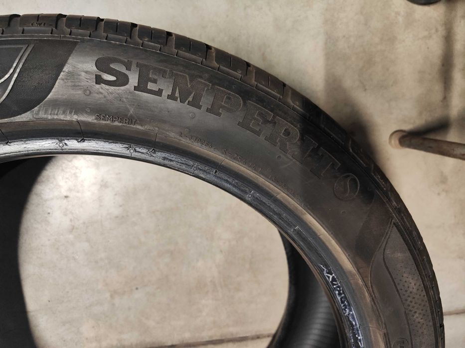 2бр.летни гуми 235/45/18 Semperit