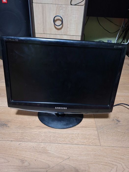 Monitor Samsung model mai vechi