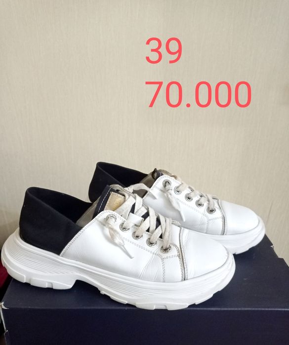 Кроссовки , сникерсы женские