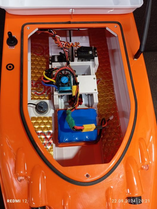 Карповый кораблик