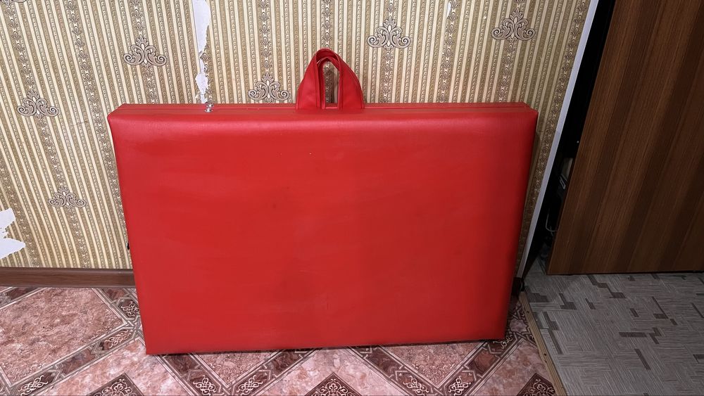 Продается кушетка б/у