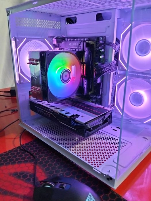 Gaming Montaj Kamp Rx 2304 Saphire Manitor 32 165Hz 2x8 Ram 2667Mhz