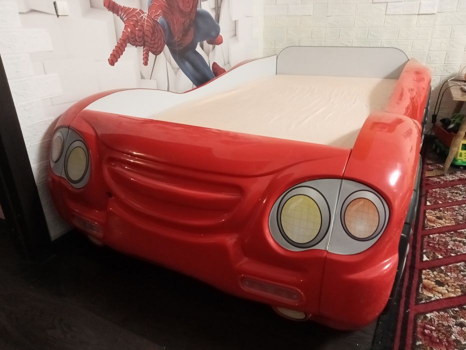 Кровать машина детская б/у