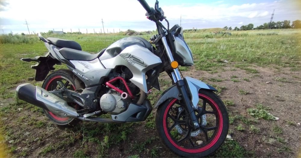 Продам или обмен на айфон машину