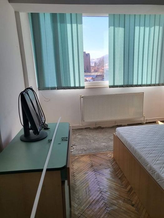 Apartament 3 camere etaj 2