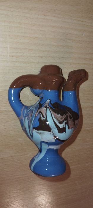 Плюшени играчки, пясъчен часовник, порцеланови гипсови фигурки, чаши