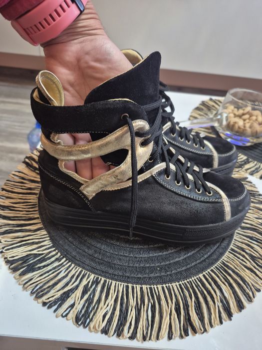 Дамски боти от естествен велур