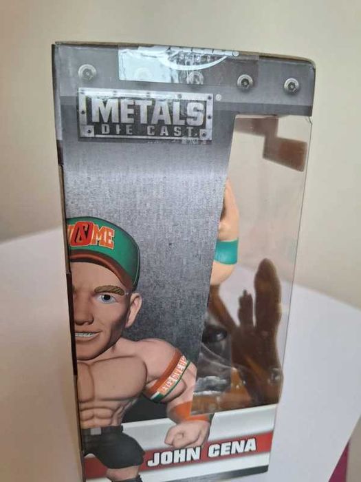 Figurină WWE John Cena – metalică, Loot Crate, cutie sigilată – colecție