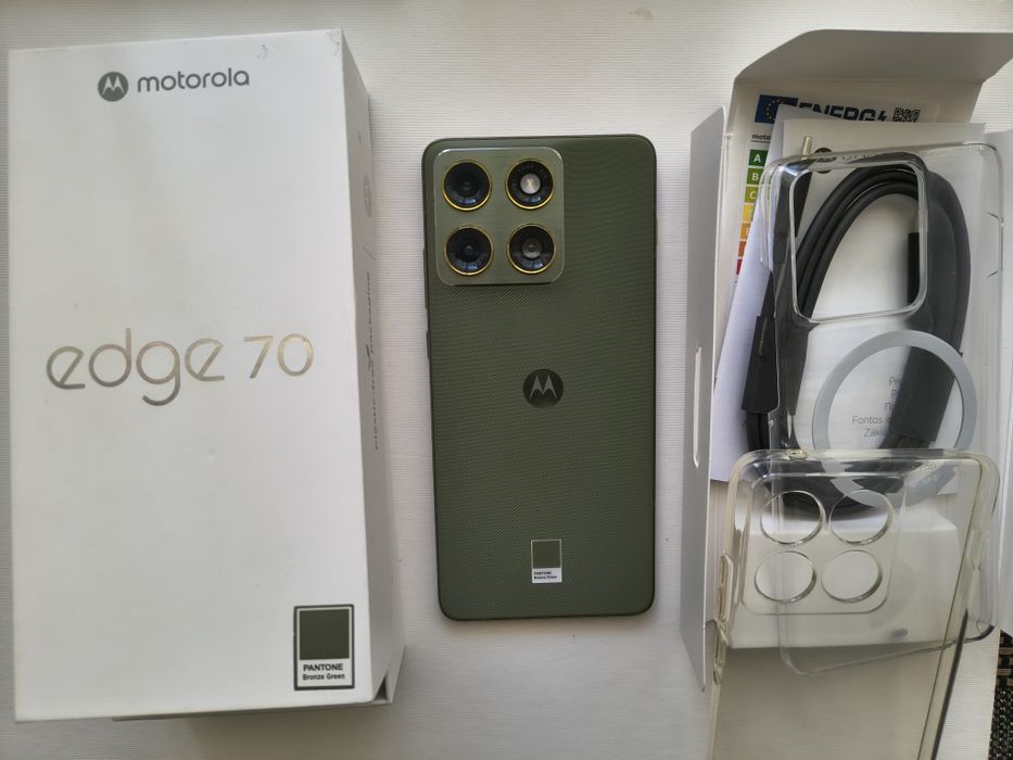Motorola edge 70  12/512 перфектен