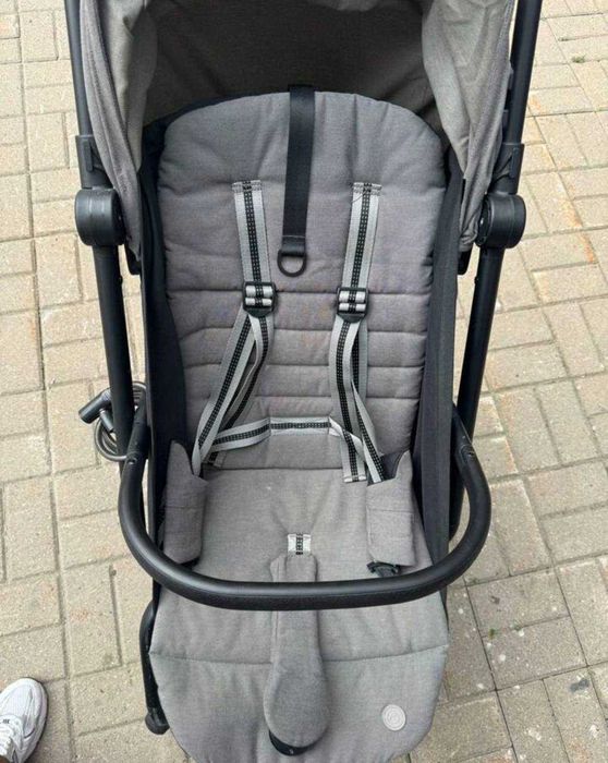 Лeгкая коляcкa пpогулочная