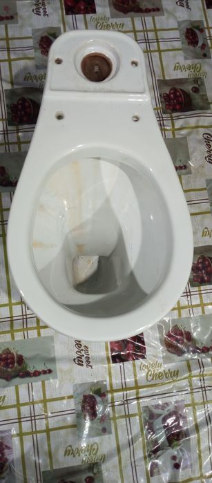 Продам унитаз на времянку