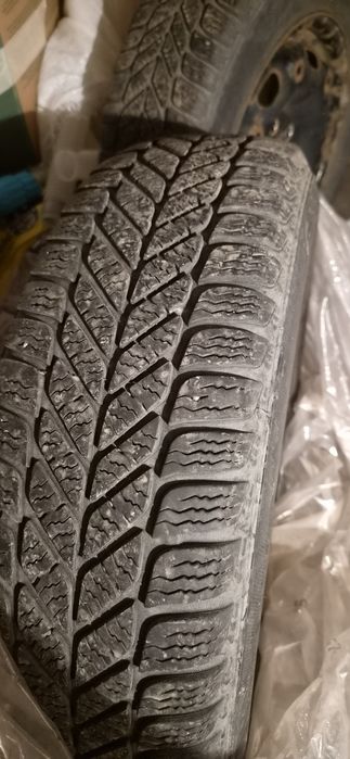 Roti cu cauciucuri de iarna R14