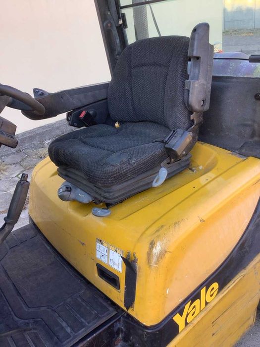 Yale GLP25 2.5t LPG Triplex 4.95m, side shift