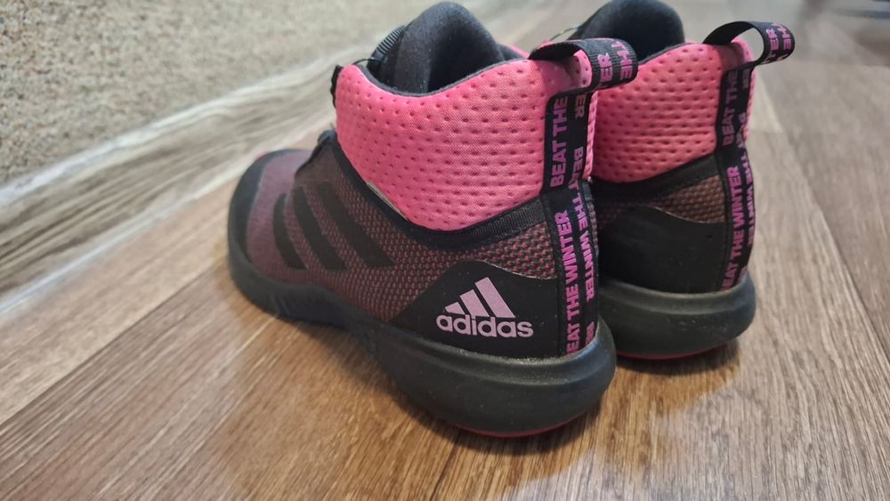 Зимние кроссовки Adidas 36р