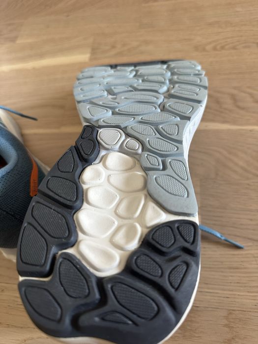 New Balance размер 43  новые в упаковке