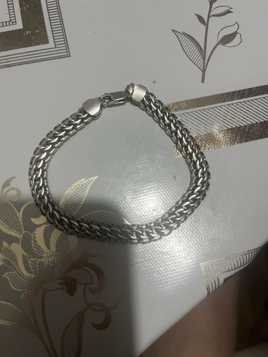 Продам браслет на руку серебро