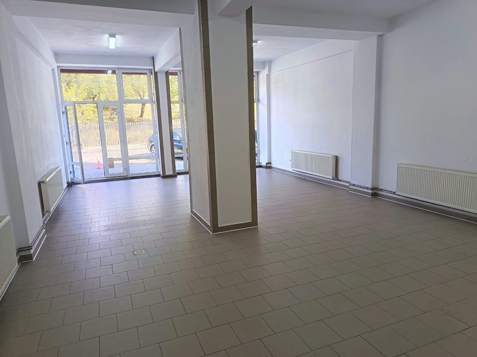 DE INCHIRIAT: Spatiu Comercial in Abrud/Vad Excelent & Parcare Frontala
