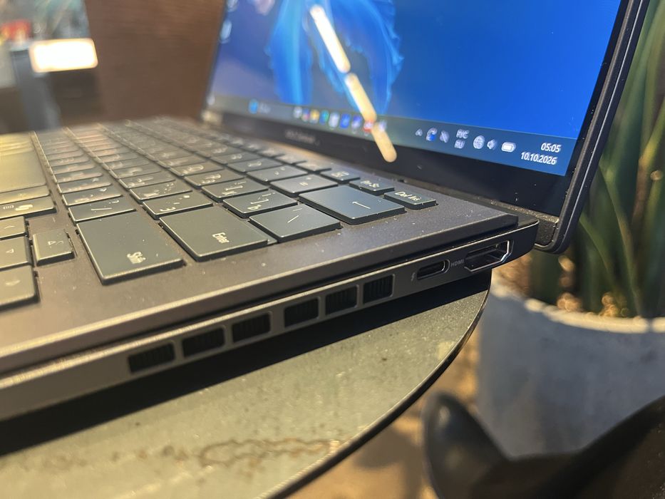 ASUS Zenbook Duo 120hz Oled 9-285h 32/2Tb