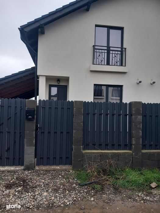 Casa duplex,mobilata, cu copertina,85 mp,teren 200 mp,Sancrai