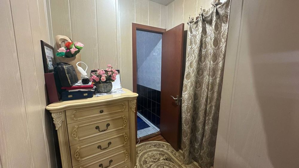 Продажа 4х комнатную сделанную в 5т комнатную квартиру и