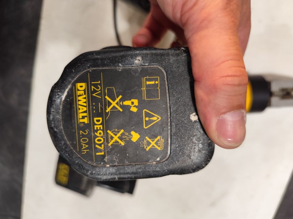 Акумулаторна ножица за ламарина Девалт DeWALT DW940 комплект