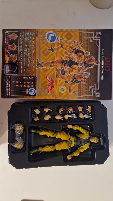 Vând figurină Jojo's Bizarre Adventure part 3 DIO