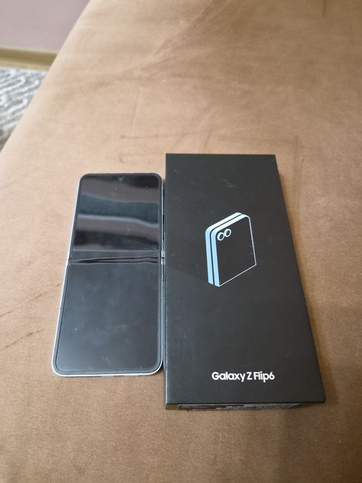 Samsung Z Flip 6