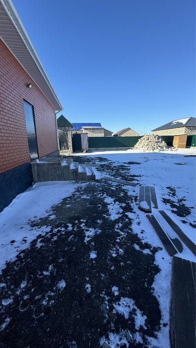 Жаңадан салынған үлкен үй!