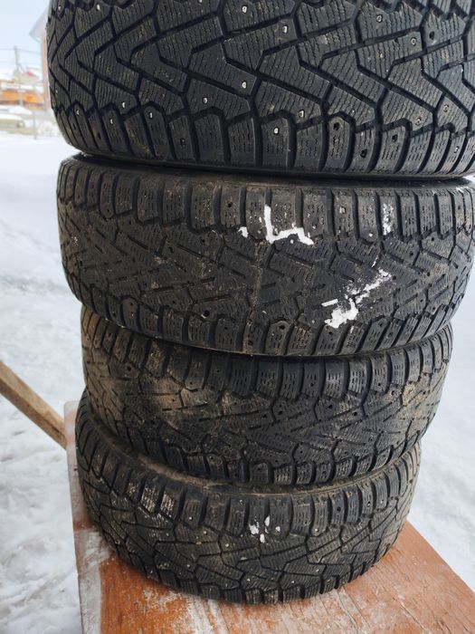 Продам комплект зимних шин