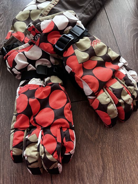 Дамски ски екип + ръкавици и шапка RIP CURL. Размер S