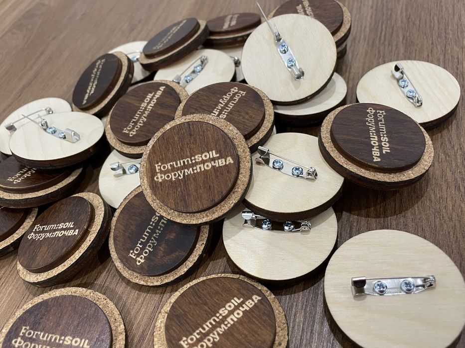 Дървени значки с корк