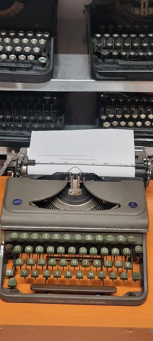 Mașină de scris Triumph funcțională