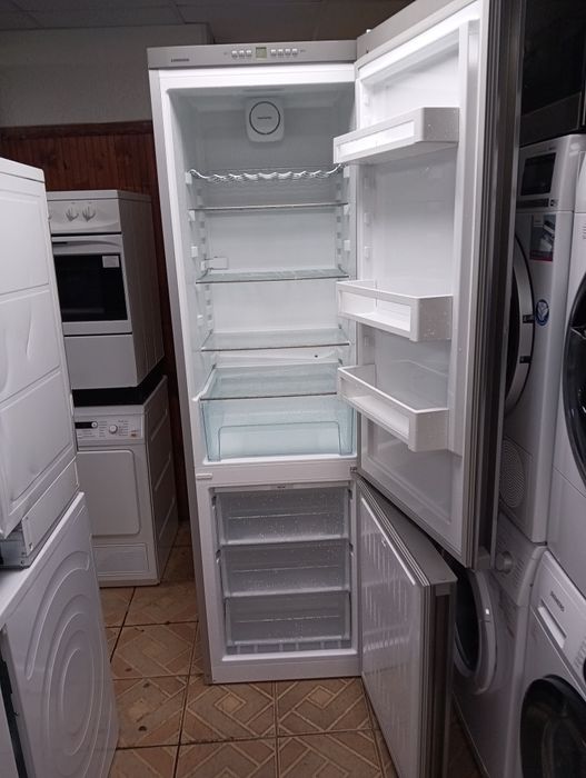 Иноксов комбиниран хладилник с фризер Liebherr  с две години гаранция!