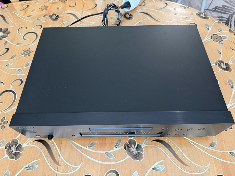 Onkyo C-7030 CD Player