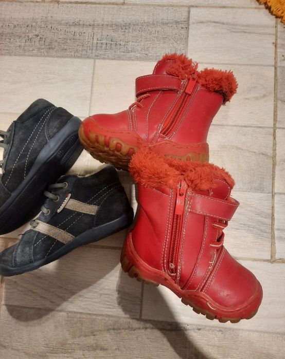 2 perechi de încălțăminte pt copii