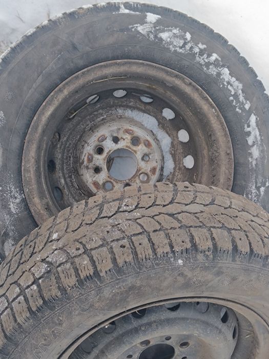 Шины диски зимнии без шипов.