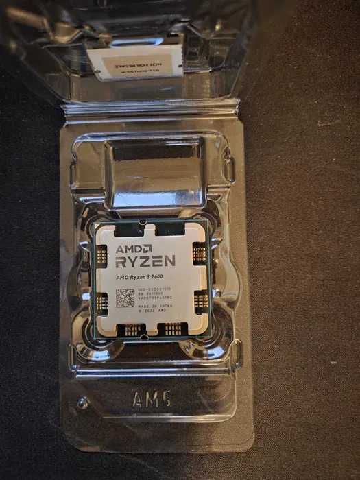 Vand Ryzen 5 7600 6-Core Garantie 18luni