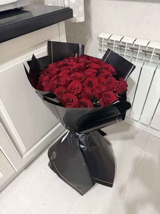 51 роза продается метровый