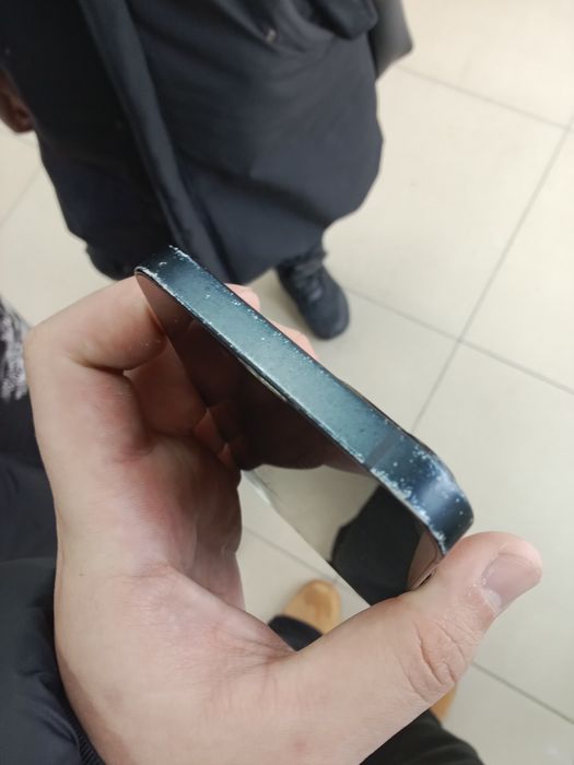 Обменяю айфон 13